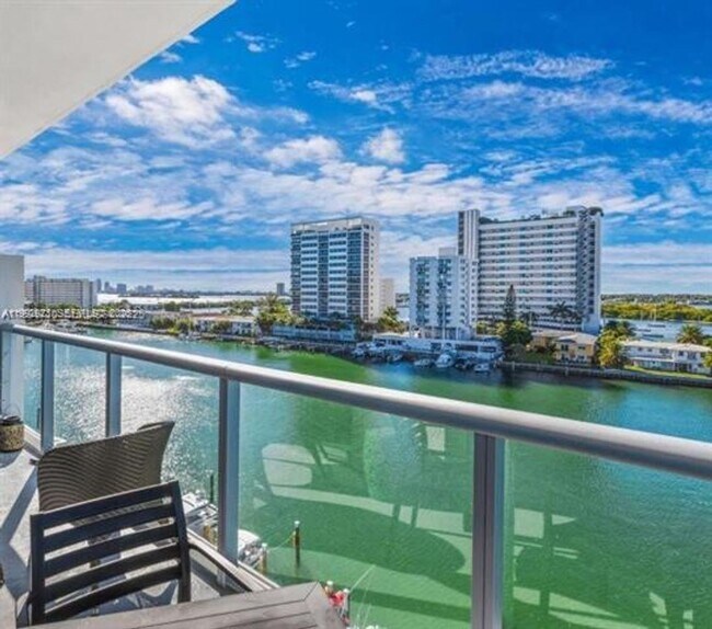 Foto del edificio - 7930 East Dr
