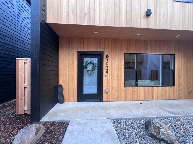 Building Photo - 3534 NE 44th Ave