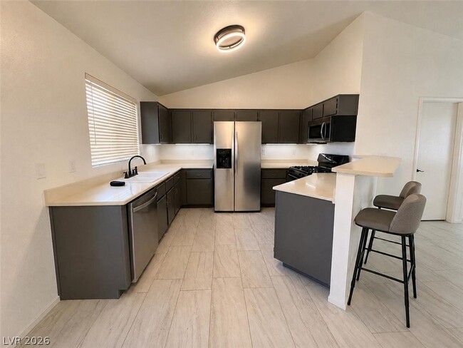 Building Photo - 4187 Heller Dr