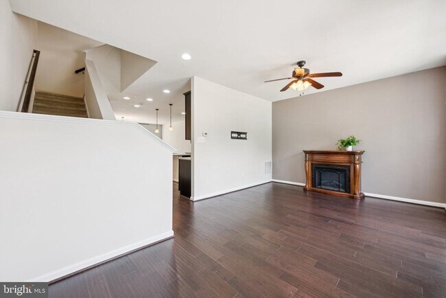 Foto del edificio - 220 Tanner Ln