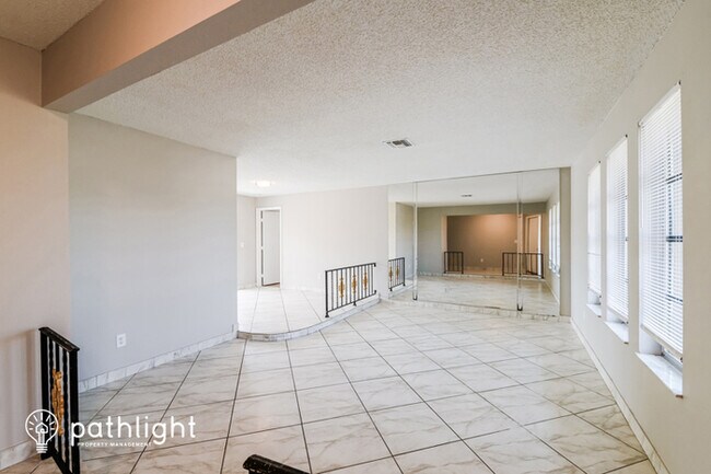 Foto del edificio - 214 SE 7th St, Cape Coral, FL, 33990