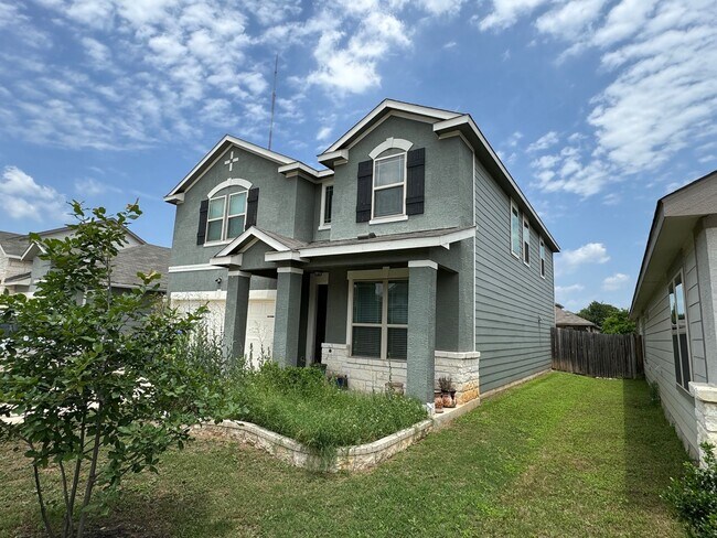 Foto del edificio - Modern 3-Bedroom Home Near Alamo Ranch with Covered Patio & Privacy Fence