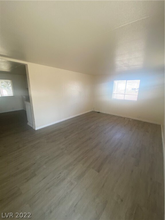 Foto del edificio - 2420 Lewis St