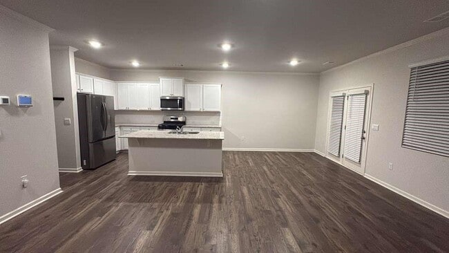 Building Photo - 2213 Blue Monarch Dr