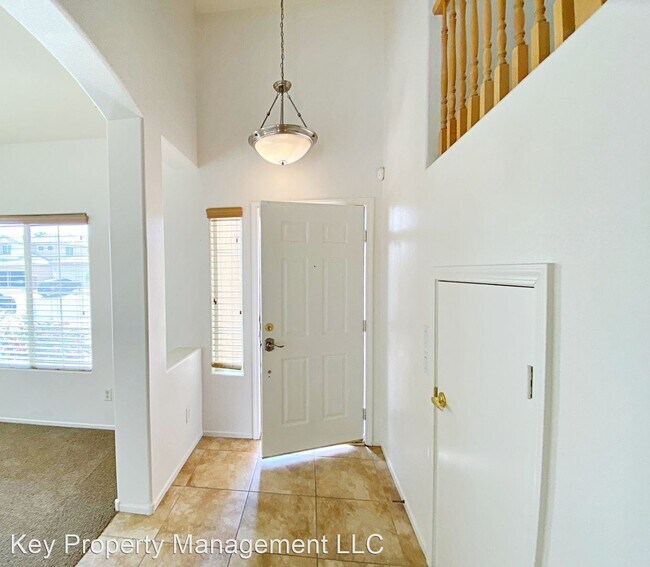 Building Photo - 4 br, 3 bath House - 1962 E Tanner Valley ...