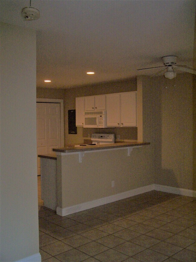 Building Photo - 82 Cassandra Ln