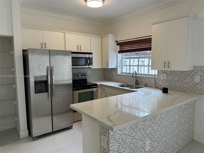 Building Photo - 4959 SW 135th Way