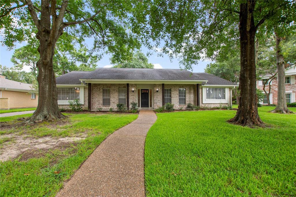 402 Forest Lake Dr, Seabrook, TX 77586 House for Rent in Seabrook, TX