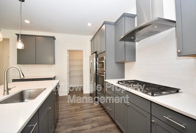 Foto del edificio - 2534 Hutch Ln