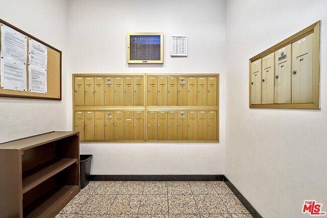 Foto del edificio - 525 S Berendo St