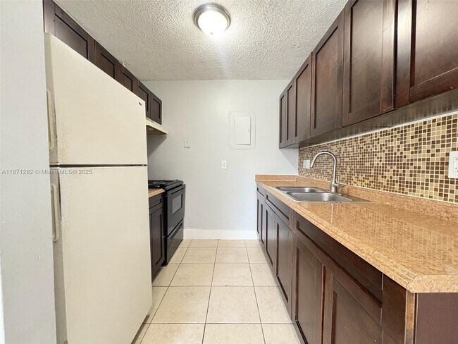 Foto del edificio - 8913 NW 28th Dr
