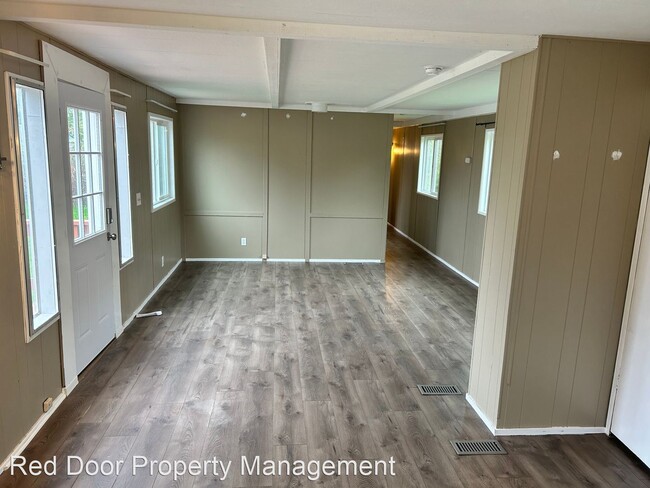 Building Photo - 2 br, 2 bath House - 215 1st Ave N
