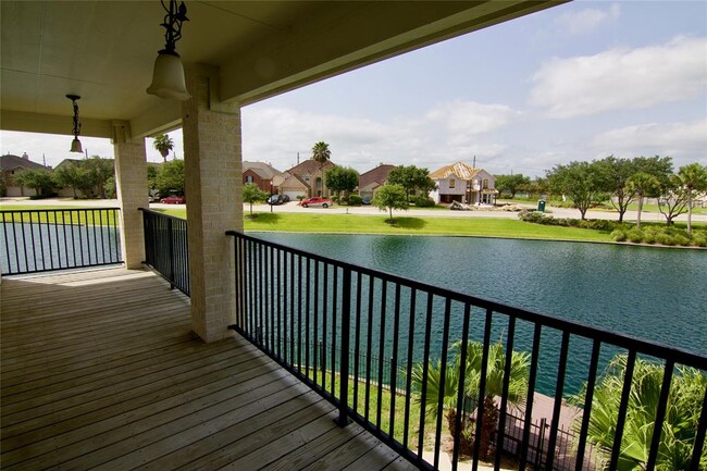 Building Photo - 3030 Pelican Cove