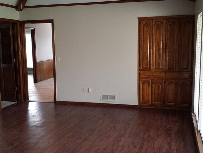 Foto del edificio - 3225 Cross Bend Rd