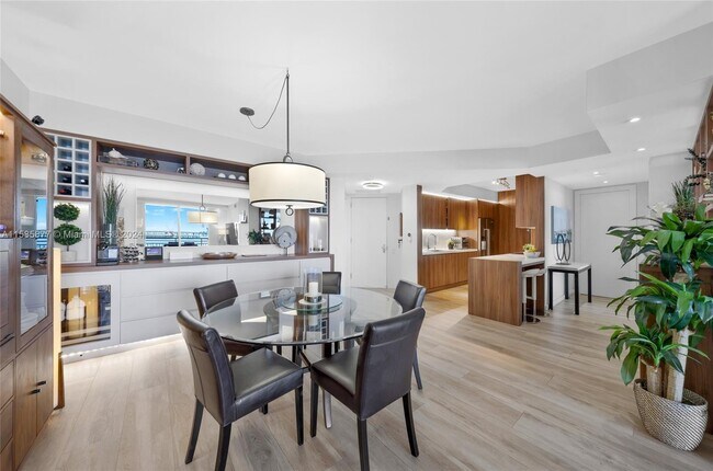 Building Photo - 888 Brickell Avenue Apt #708, Miami, FL 33...
