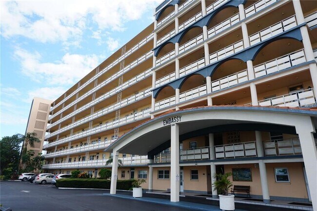 Foto del edificio - 5900 Shore Blvd S