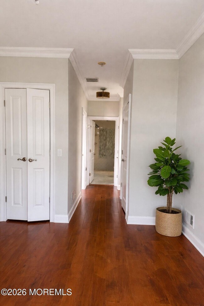 Foto del edificio - 56 Waterman Ave