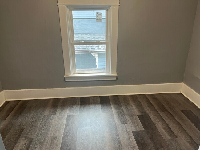 Foto del edificio - 423 E 16th St