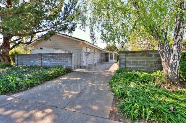 Foto del edificio - 1200 Gary Way