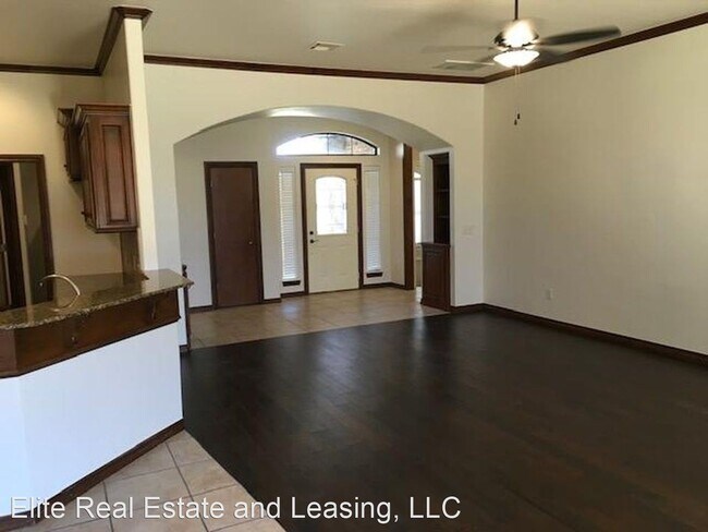 Building Photo - 4 br, 2.5 bath House - 306 BUTTERFIELD TRAIL