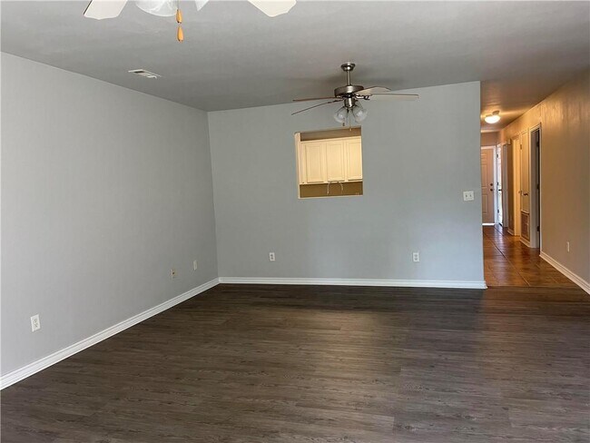 Building Photo - 279 Graystone Cir