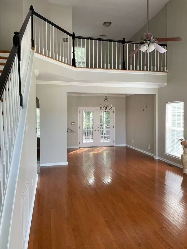 Foto principal - 4beds3bath House for rent