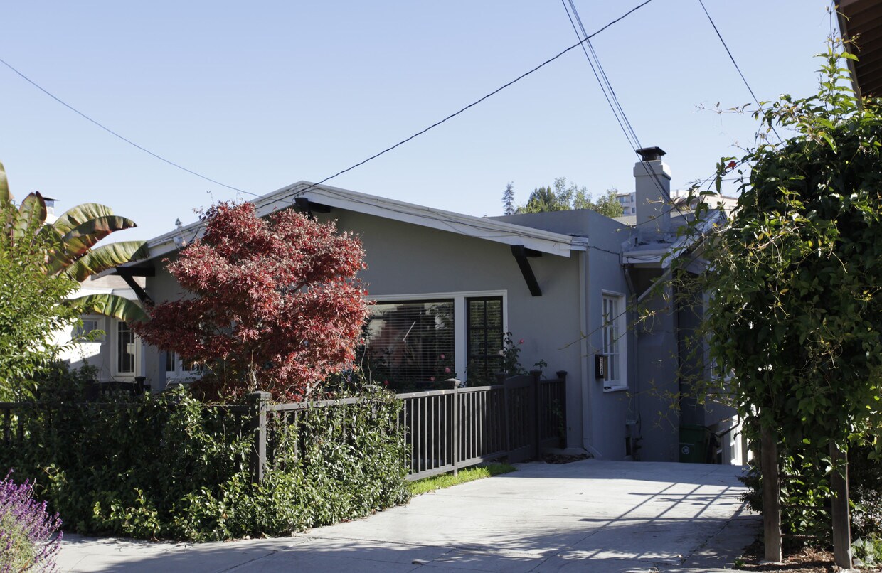 Foto principal - 552 Valle Vista Ave