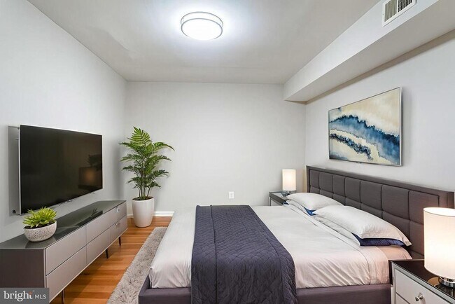 Foto del edificio - 6155 Edsall Rd