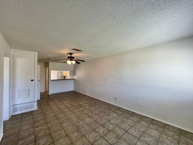 Foto del edificio - 2216 Silverway