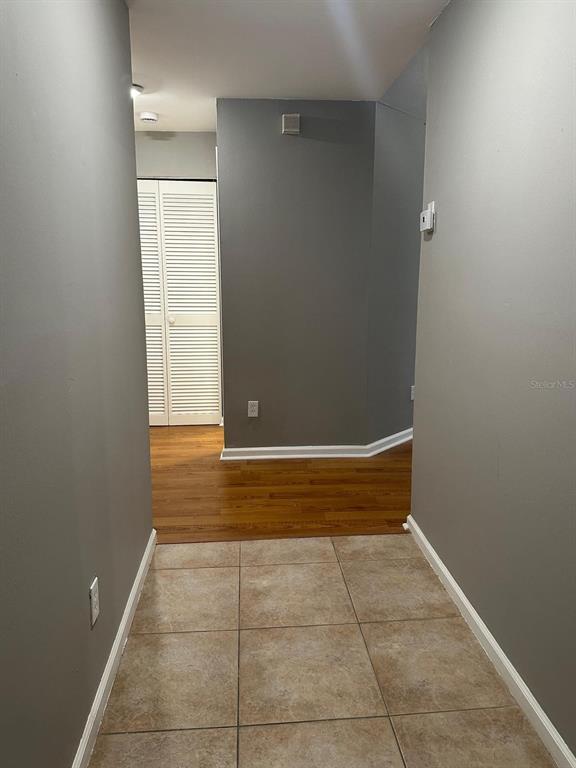 Building Photo - 9633 Riverside Dr