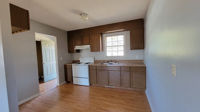 Foto del edificio - 4525 Legion Rd