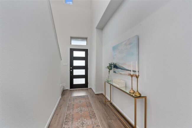 Foto del edificio - 2437 Burberry Ln