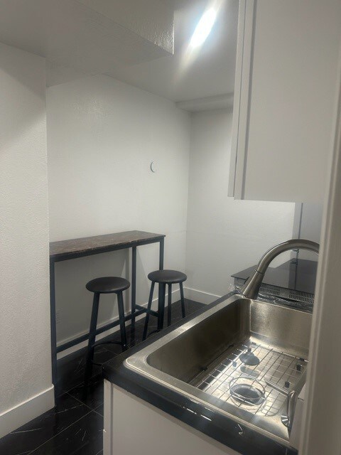Building Photo - 2408 Camino Way