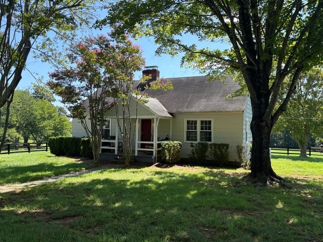 Building Photo - 7149 Gordonsville Rd
