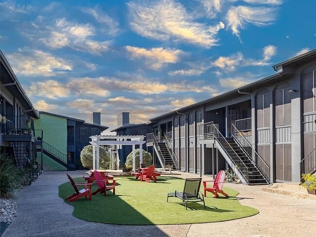 Foto del edificio - 909 Reinli St