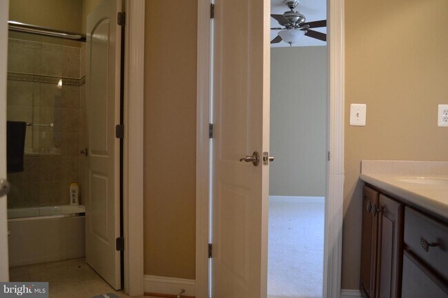 Foto del edificio - 10315 Lynnhaven Pl