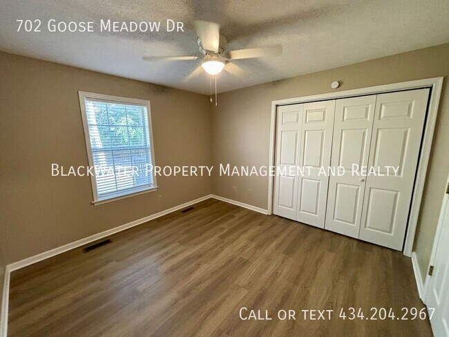 Foto del edificio - 702 Goose Meadow Dr