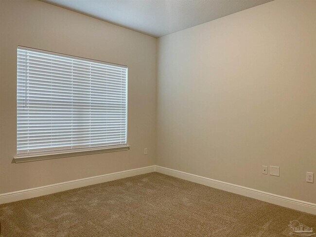 Foto del edificio - 395 Hilburn Ln