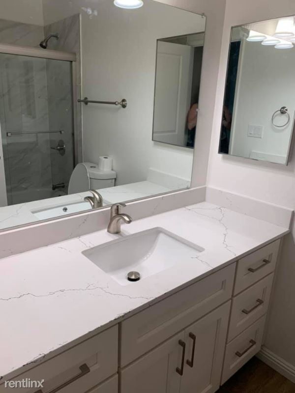 Building Photo - 2 br, 1.5 bath Condo - 451 Eastgate lane
