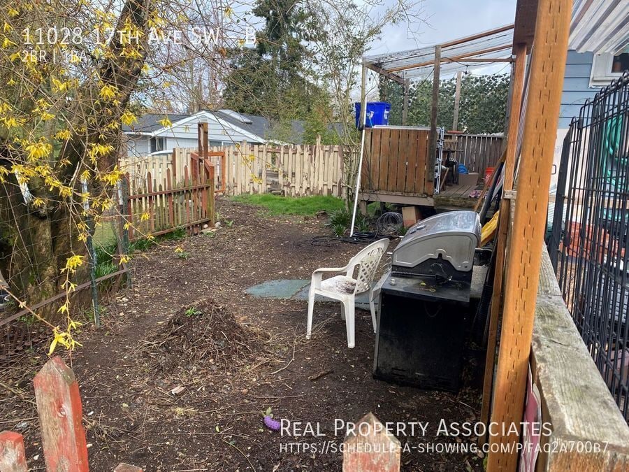 Foto del edificio - 11028 17th Ave SW