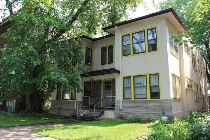 Foto principal - 3133 Fremont Ave S