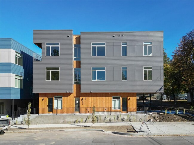 Foto del edificio - 617 S Adams St
