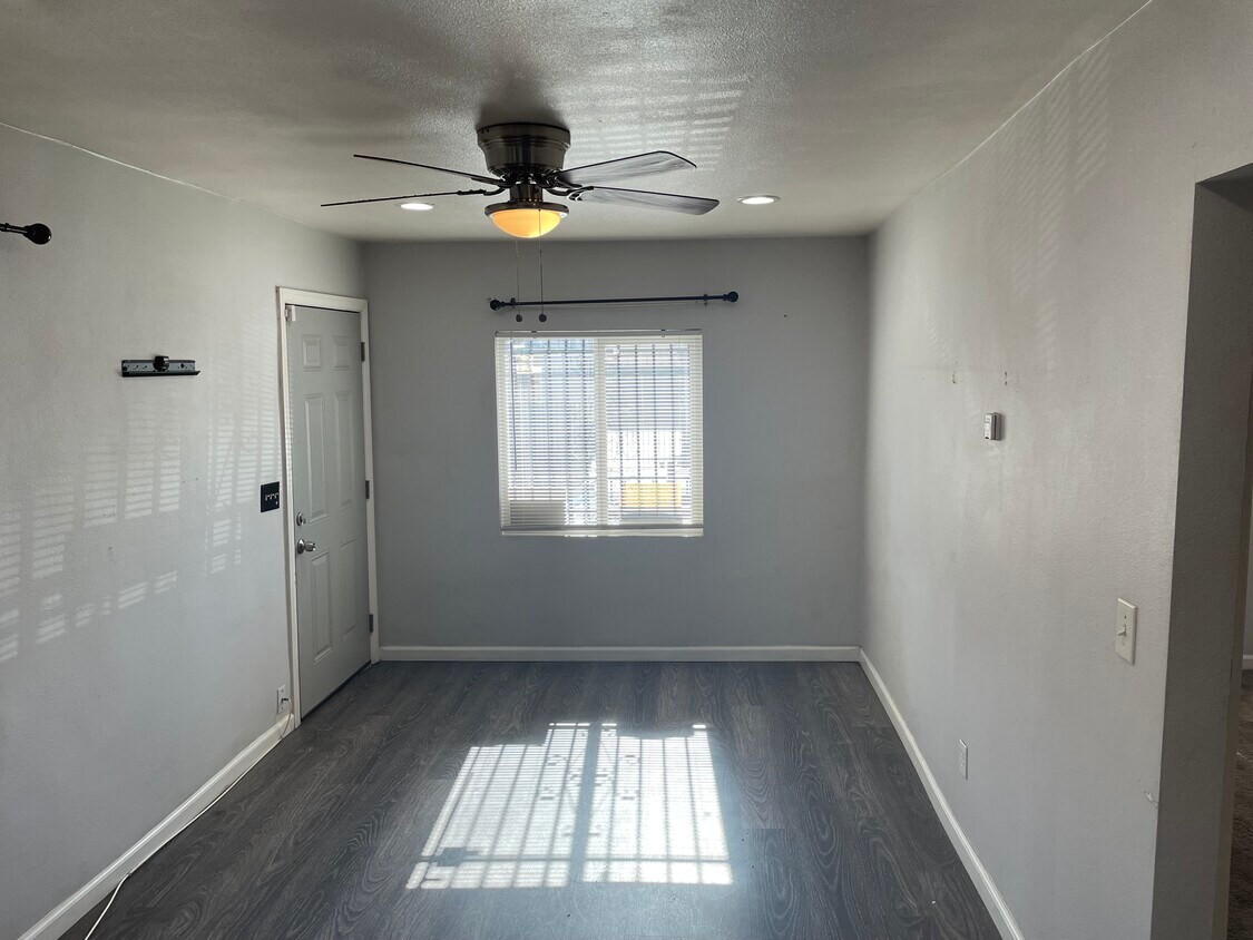 Foto del edificio - 1461 E 90th St