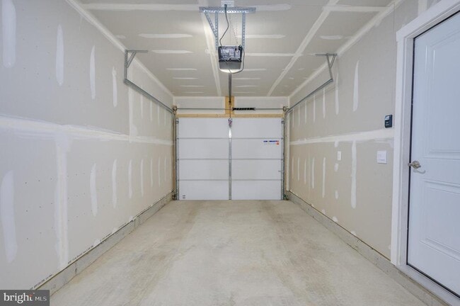 Building Photo - 14 Trotting Rd