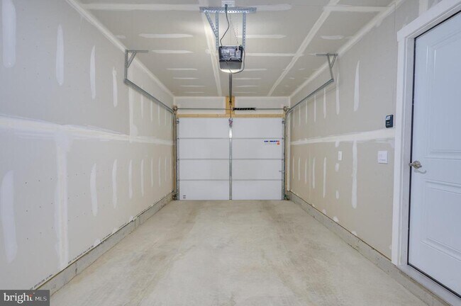 Foto del edificio - 14 Trotting Rd