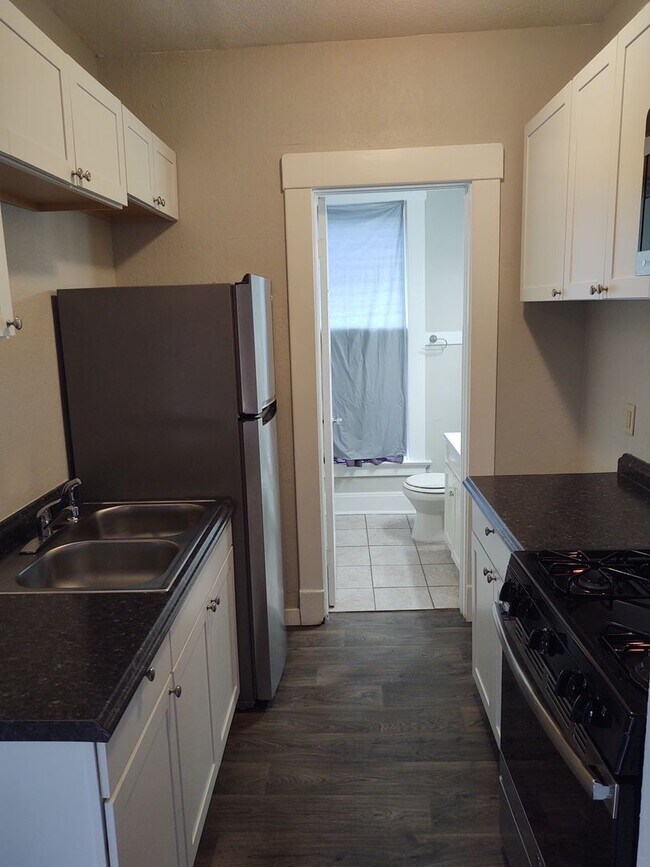Foto del edificio - 611 N Perry St