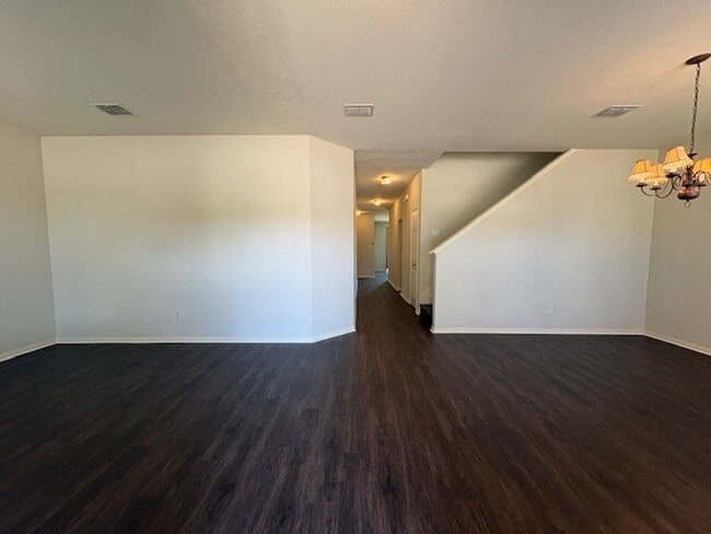 Building Photo - Spacious 2 Story Home in Weatherford Texas