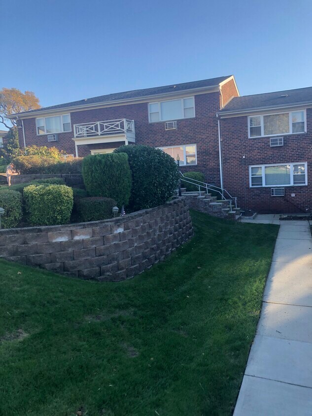 Primary Photo - 100 Bergen Blvd