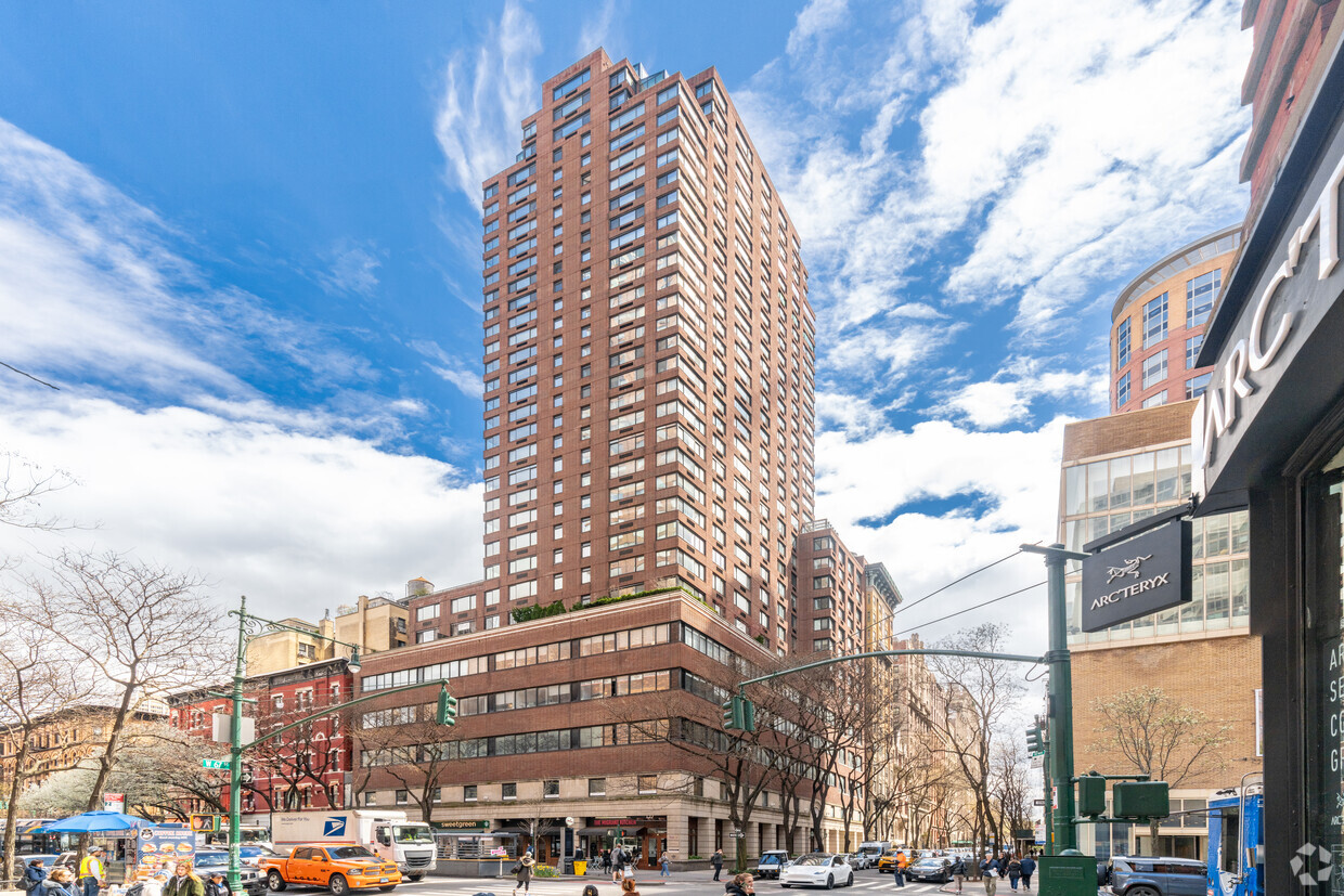 Foto principal - 45 W 67th St