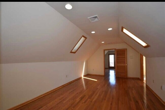 Building Photo - 140 W 29th St